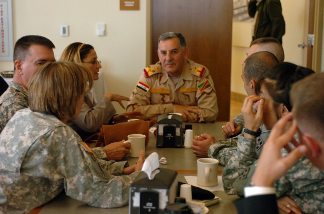 Iraqi leaders visit Mountain Post