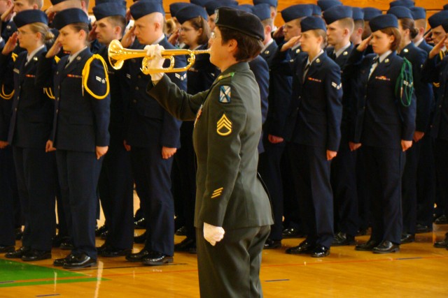 Presidio salutes America&#039;s fallen in Memorial Day observance