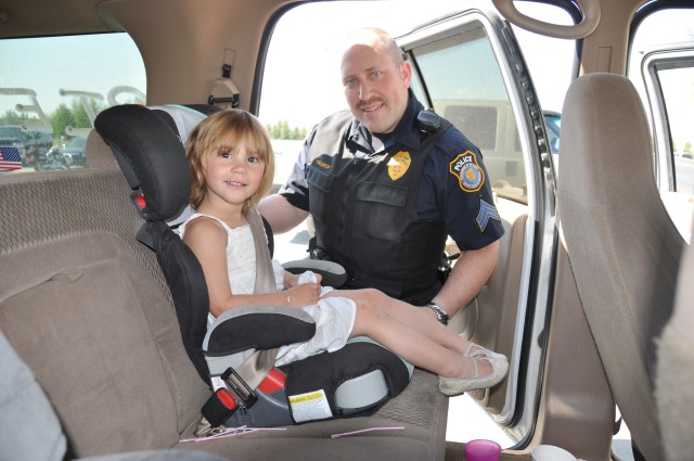 Car Seat checks during Fort Wainwright&#039;s Safety Week
