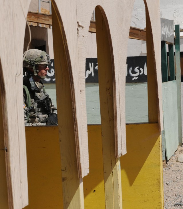 Ironhawk Soldier trains at Abar Layla village