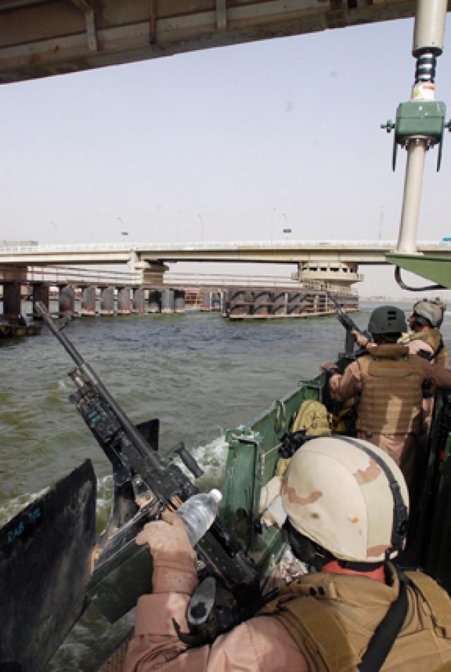 New Riverine squadron gets feet wet in Basra