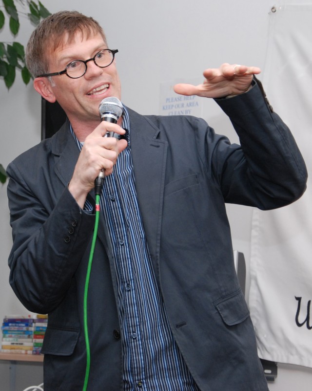 Comedian brings laughs to military community