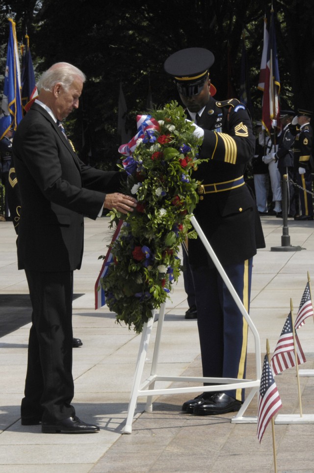 Vice President lays wreath and serves as keynote speaker at Memorial Day Observance at Arlington Cemetery 