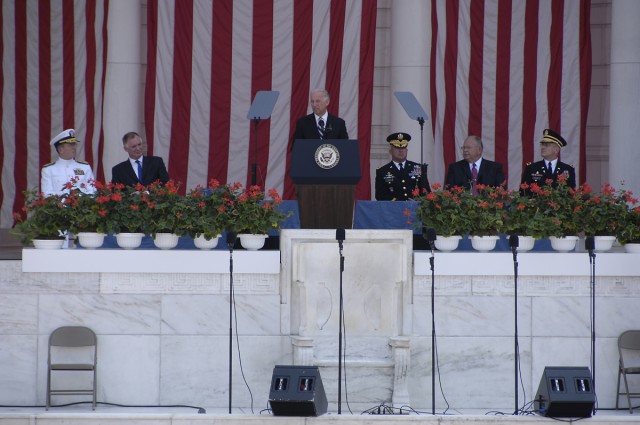 Vice President lays wreath and serves as keynote speaker at Memorial Day Observance at Arlington Cemetery