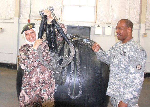 Third Army hosts women&#039;s forum with Jordanian military