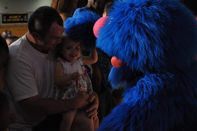 &#039;Come and play&#039;: USO brings Sesame Street show to post