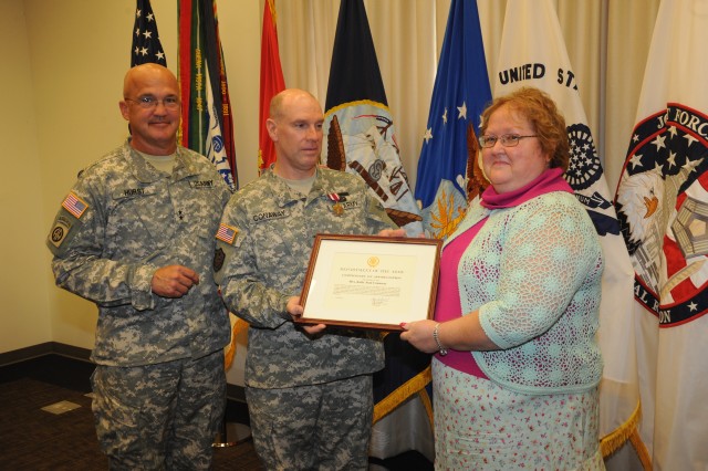 Medical Evacuation Team Chief honored at Award and Farewell Ceremony