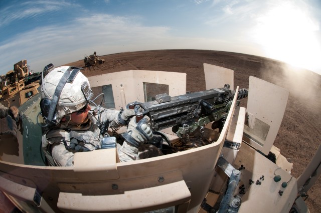 Paratroopers teach Iraqis to call fire from sky