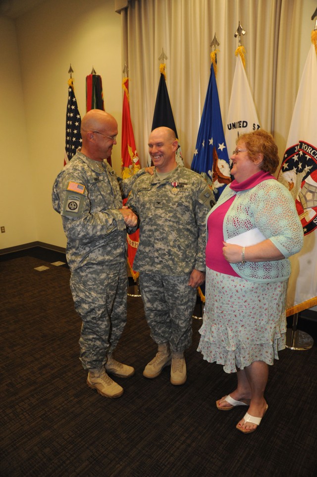 Medical Evacuation Team Chief honored at Award and Farewell Ceremony