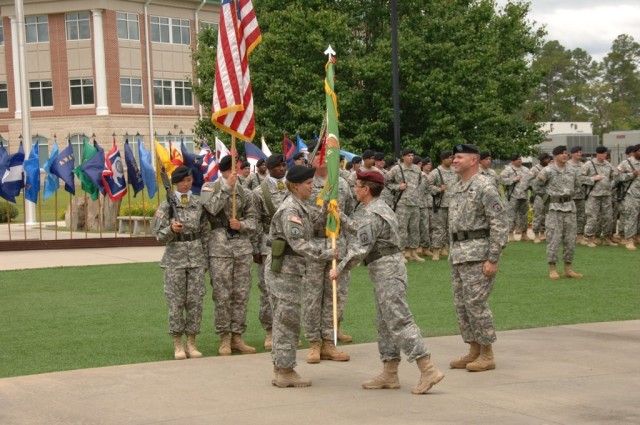 385th MP Bn changes command