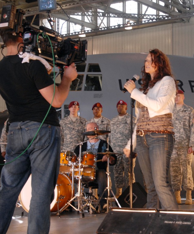 Action! Fort Bragg musician &#039;gives all&#039; to troops in music video