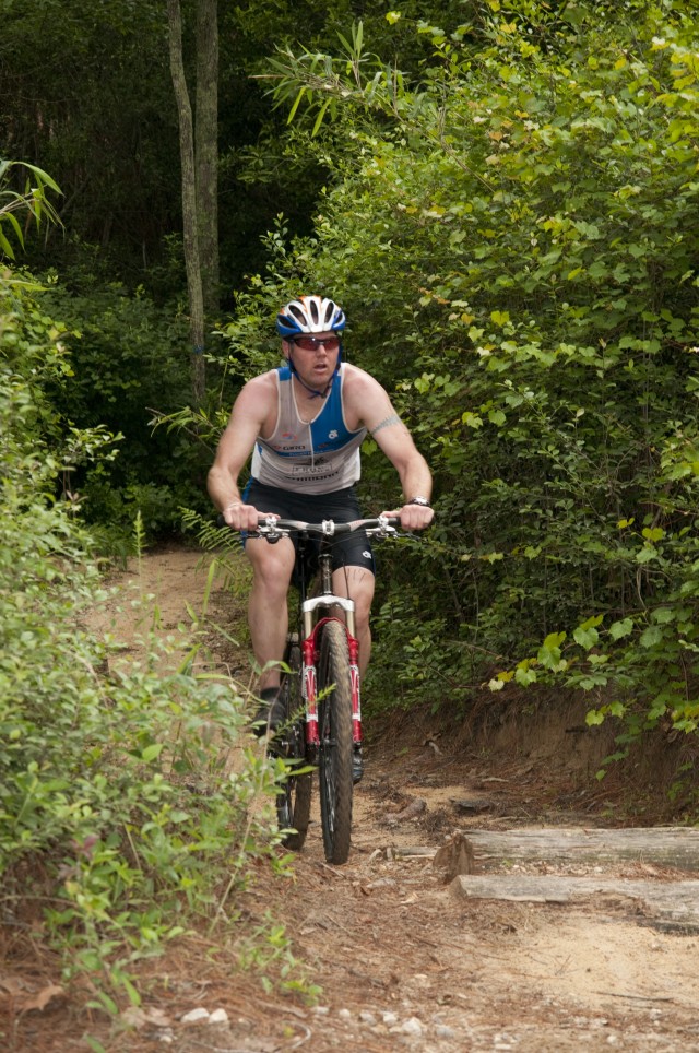 Fort Bragg Soldiers get wet, rugged for triathlon at Smith Lake