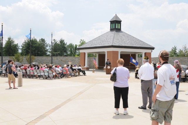 Fort Knox community, Sustainers honor Memorial Day
