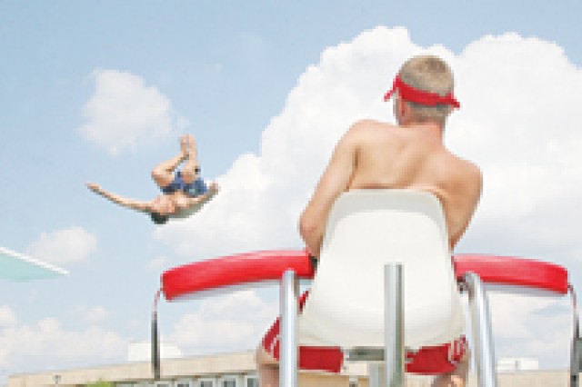 Fort Rucker DFMWR, Red Cross offer GuardStart to train tomorrow&#039;s lifeguards