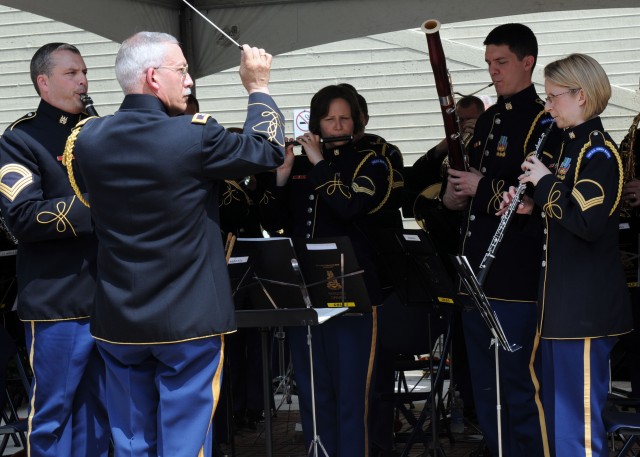 235th Army Birthday Cake-cutting Ceremony