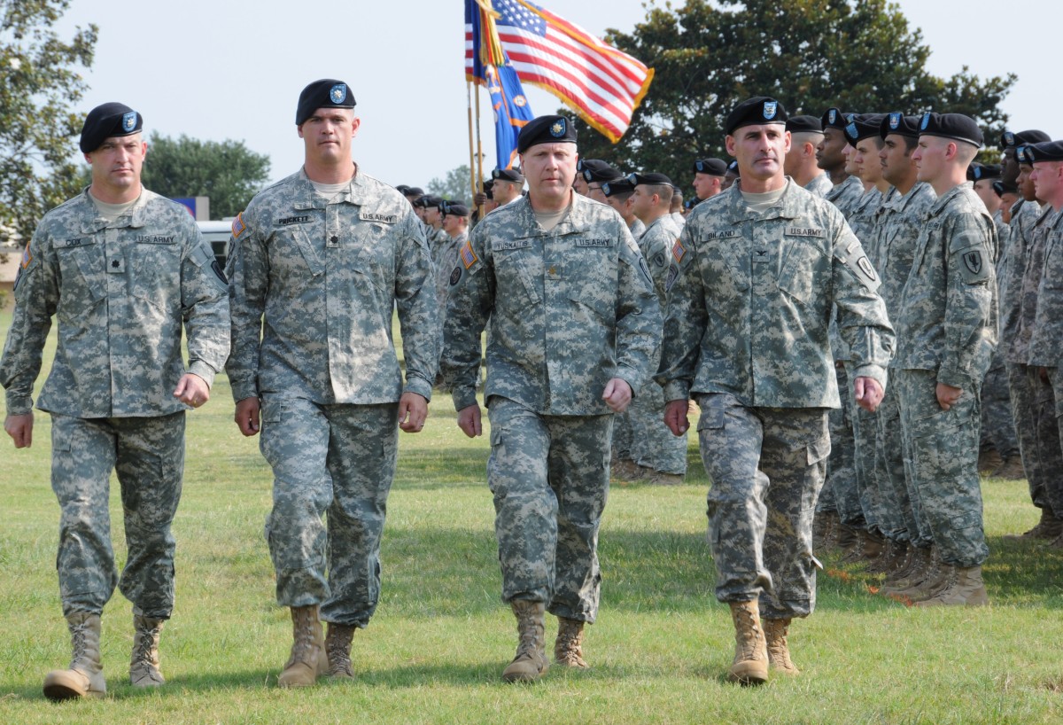 1st Bn., 13th Avn. Regt. welcomes new commander | Article | The United ...