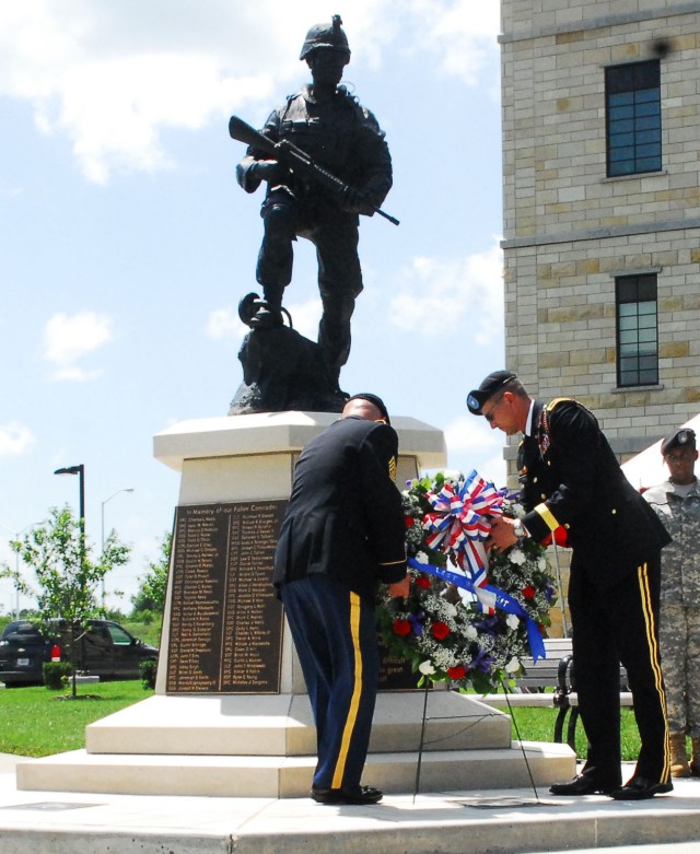 1st Infantry Division honors fallen comrades-