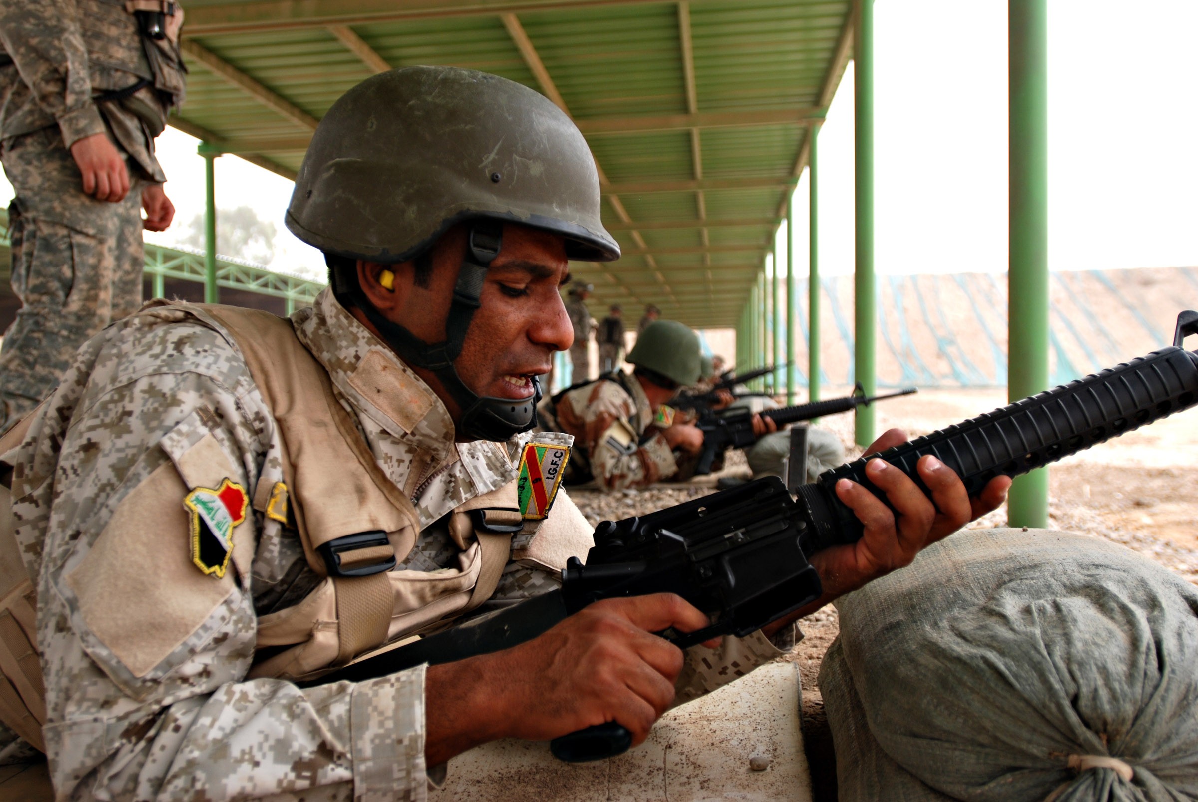 Iraqi Troops Train On M-16 Rifle, Continue Transition From AK-47 ...