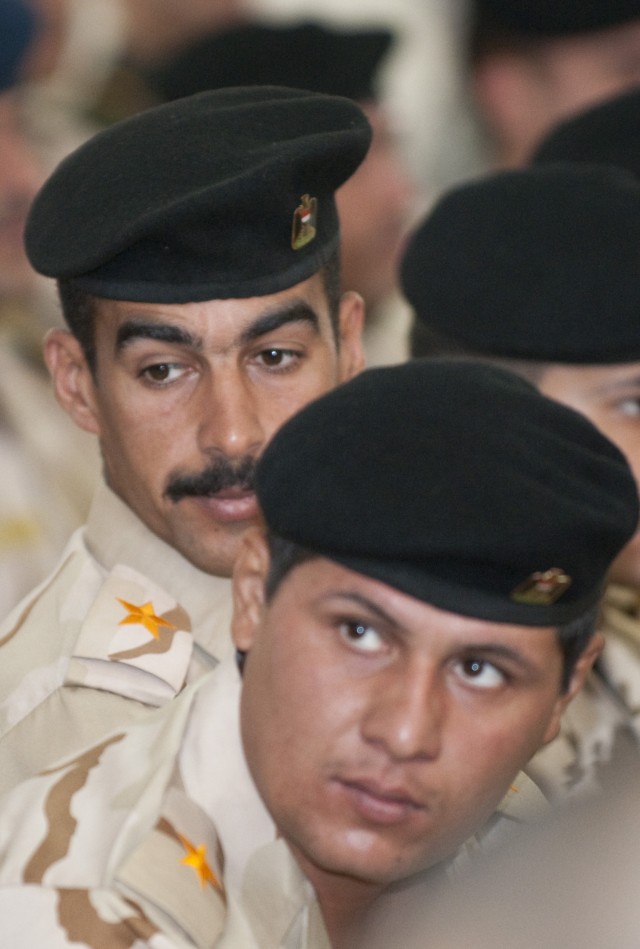 Iraqi Army graduates first class of field artillery officers