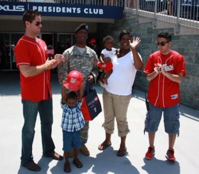 Army dads get Fathers Day shout-out from Washington Nationals
