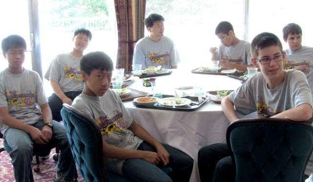 eCYBERMISSION stops for lunch