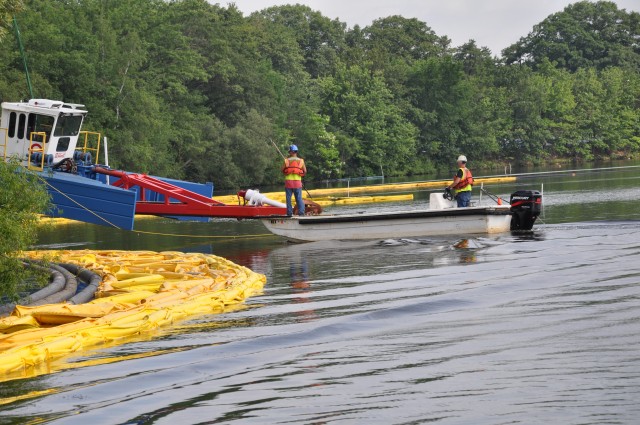 Lowering the barge