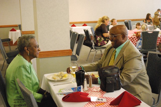 Families celebrate dads with brunch