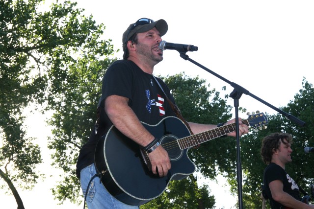 Country tour opens at Carson