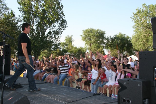 Country tour opens at Carson