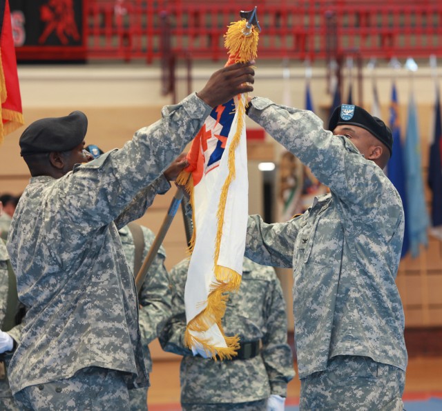 7th Theater Tactical Signal Brigade uncases colors