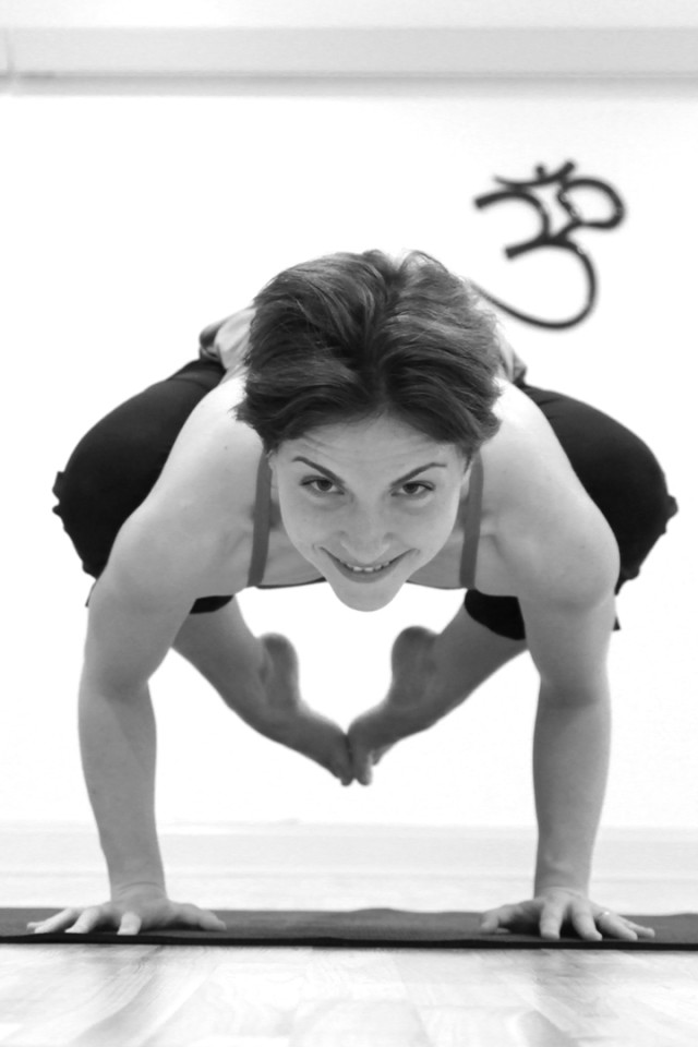 &#039;Arabian&#039; knight trains Fort Bragg troops in art of yoga
