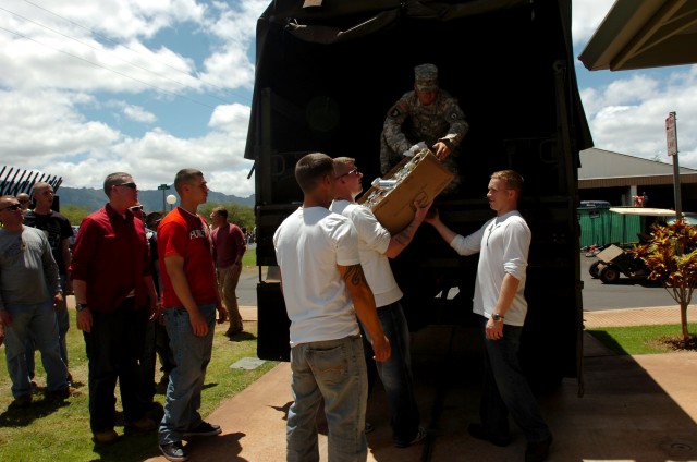 Tropic Lightning &quot;Freedom Ride&quot; feeds the homeless