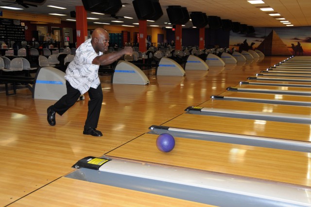 Retired Soldier bowls perfect game