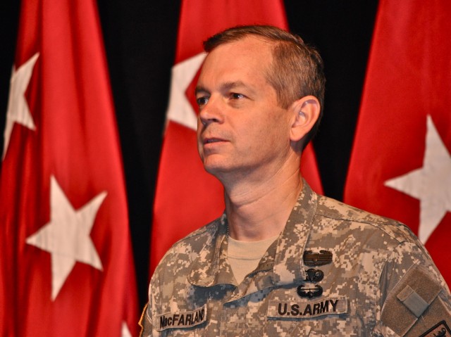 MacFarland assumes Fort Leavenworth command roles from Cardon