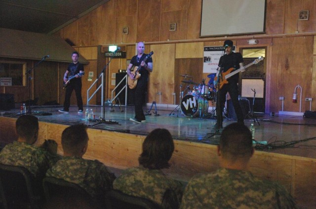 &#039;Vertical Horizon&#039; performs at COB Speicher, transports Soldiers through music