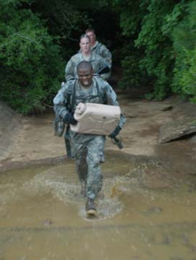 Fort Polk Engineers run through jungle