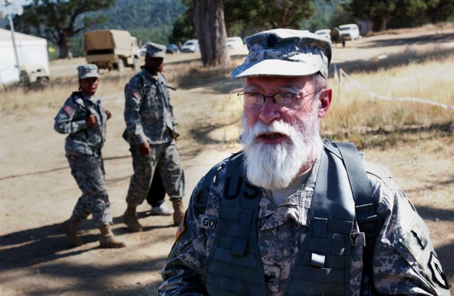 Rare Army Rabbi Serves Soldiers
