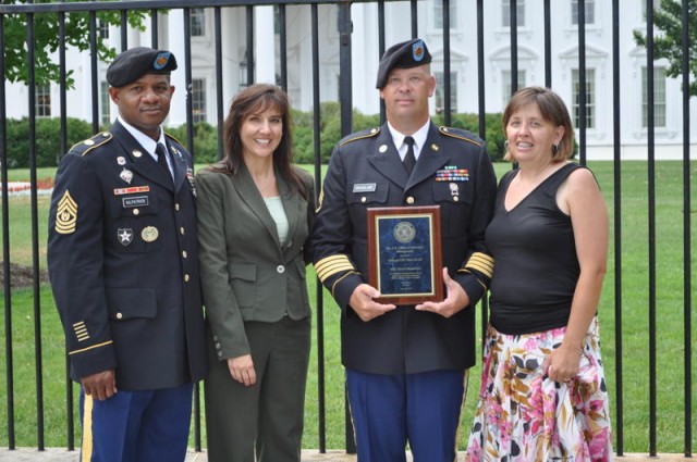 Carson Soldier receives national CFC Hero award
