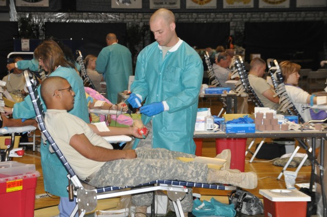 Soldiers, civilians give blood, save lives