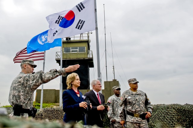 Clinton, Gates Reaffirm U.S. Commitment to South Korea