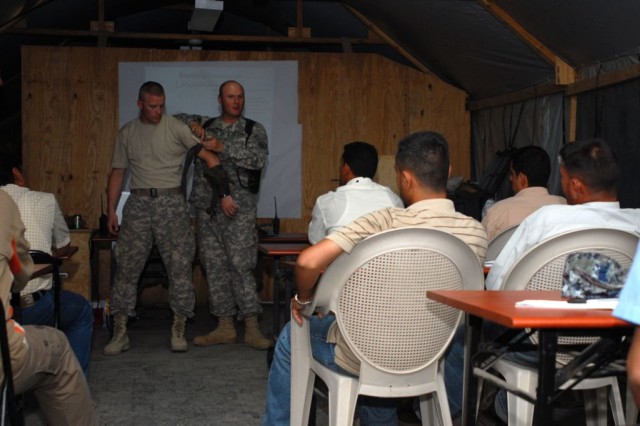 Iraqi Police learn new ways to save lives
