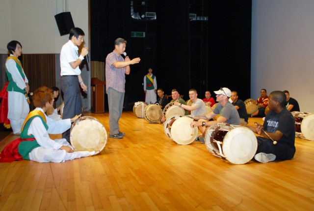 Casey Soldiers get bang out of cultural orientation