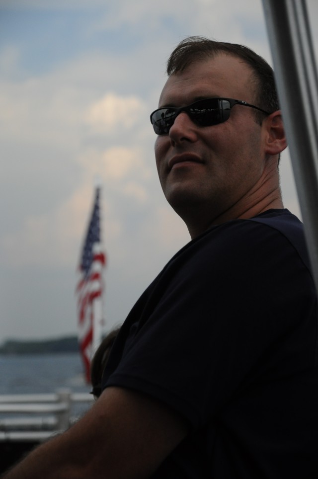 Soldiers cruise on weekend trip