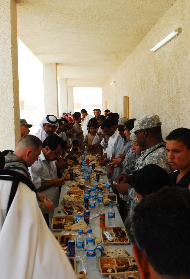 3rd ID helps Iraqi village open school
