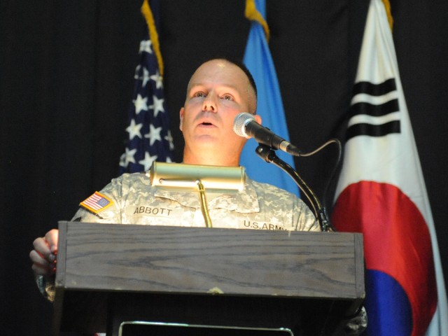 Leaders recognized at Yongsan induction ceremony