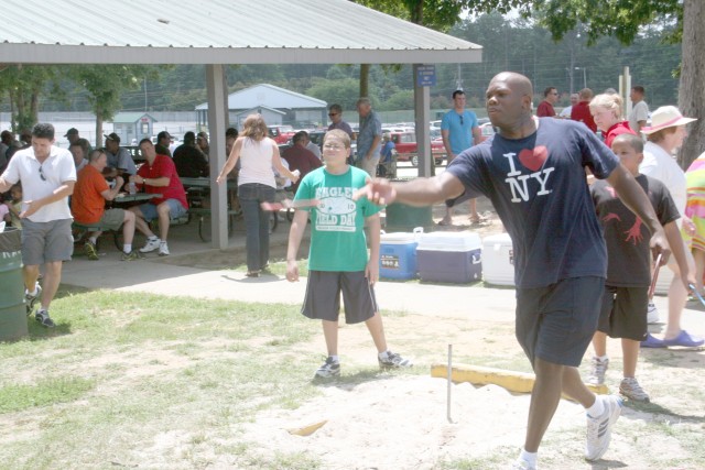 FORSCOM directorates have day of fun, food, fellowship