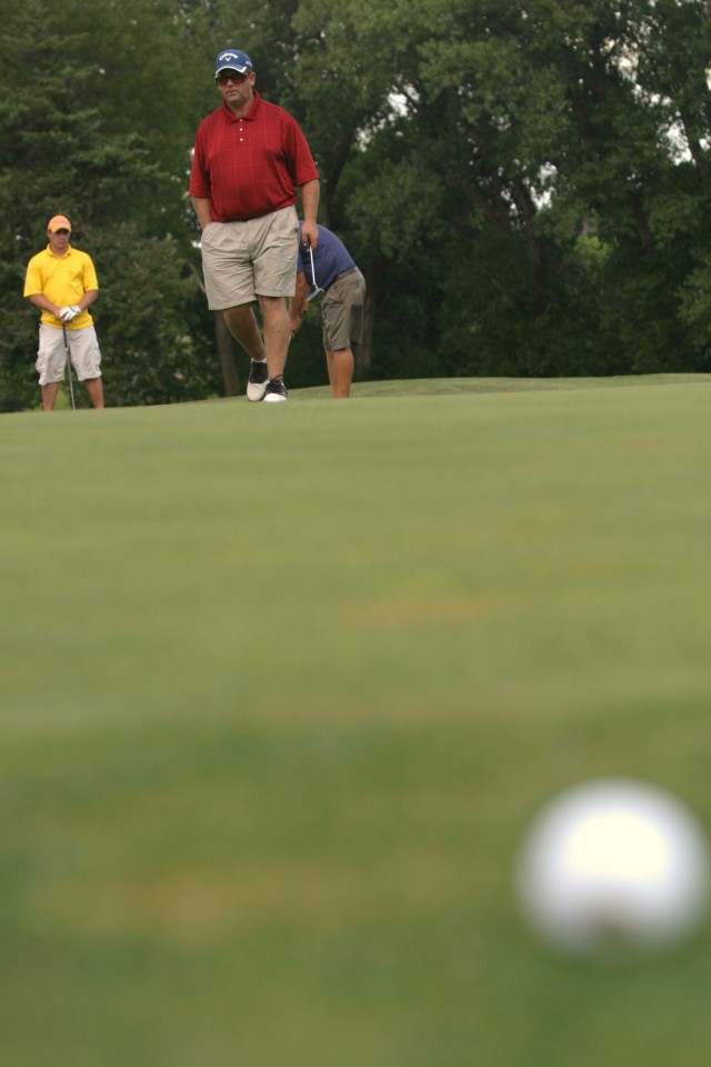 1st Infantry Division, community bond over golf game