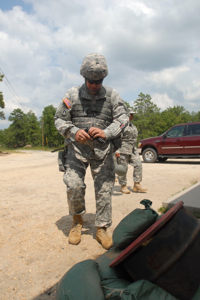 Headquarters company targets basic rifle marksmanship