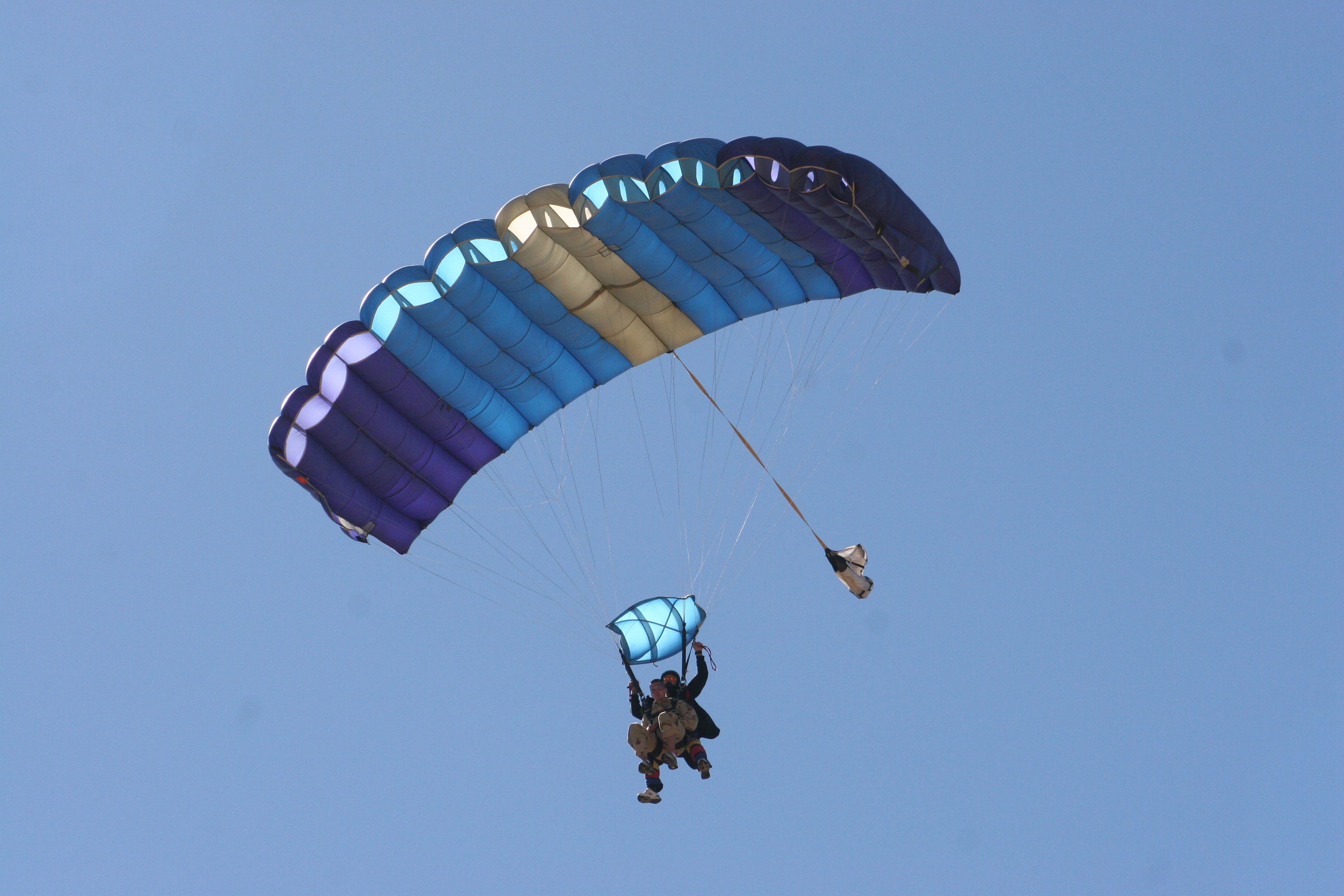 Single Soldiers skydive | Article | The United States Army