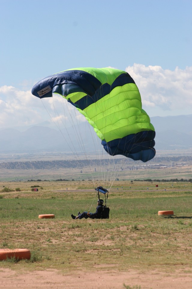 Single Soldiers skydive